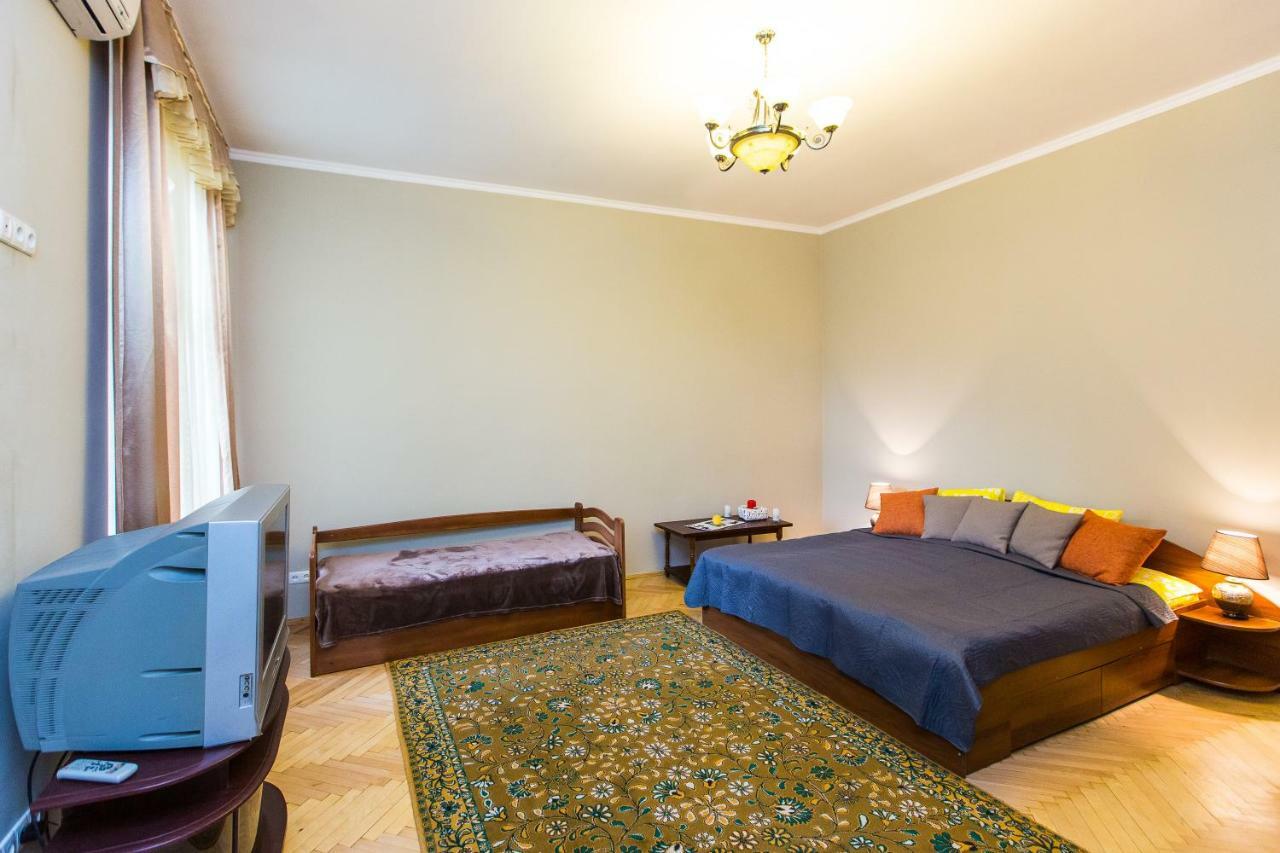 Apartments On Sholom Aleichem Та Ще Варіант Поруч Lviv Buitenkant foto